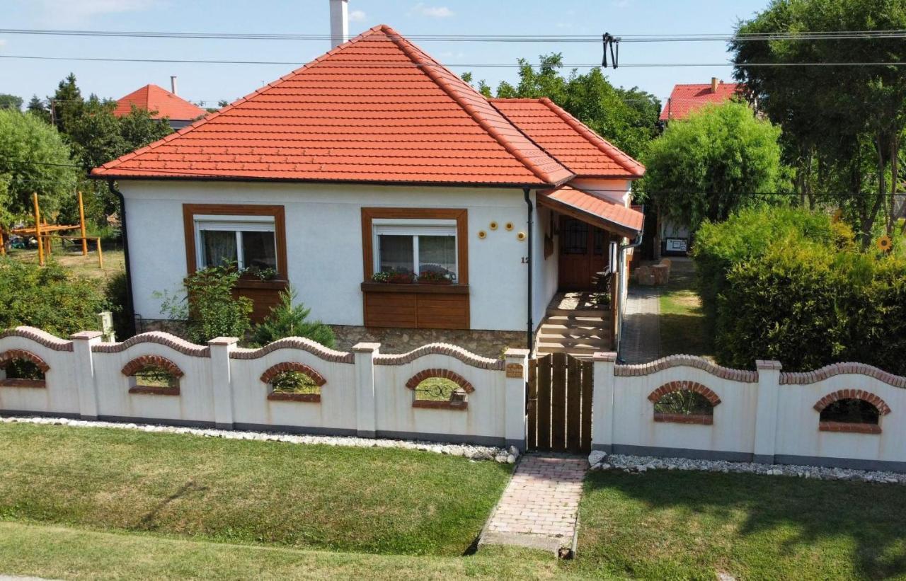 Doere Vendeghaz Apartment Bakonyszentlaszlo Exterior foto