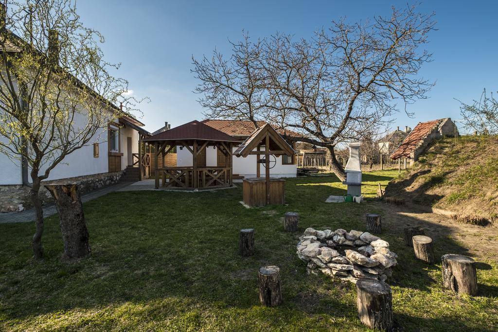 Doere Vendeghaz Apartment Bakonyszentlaszlo Exterior foto